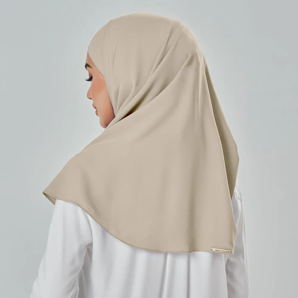 Niya Chiffon in Najavo